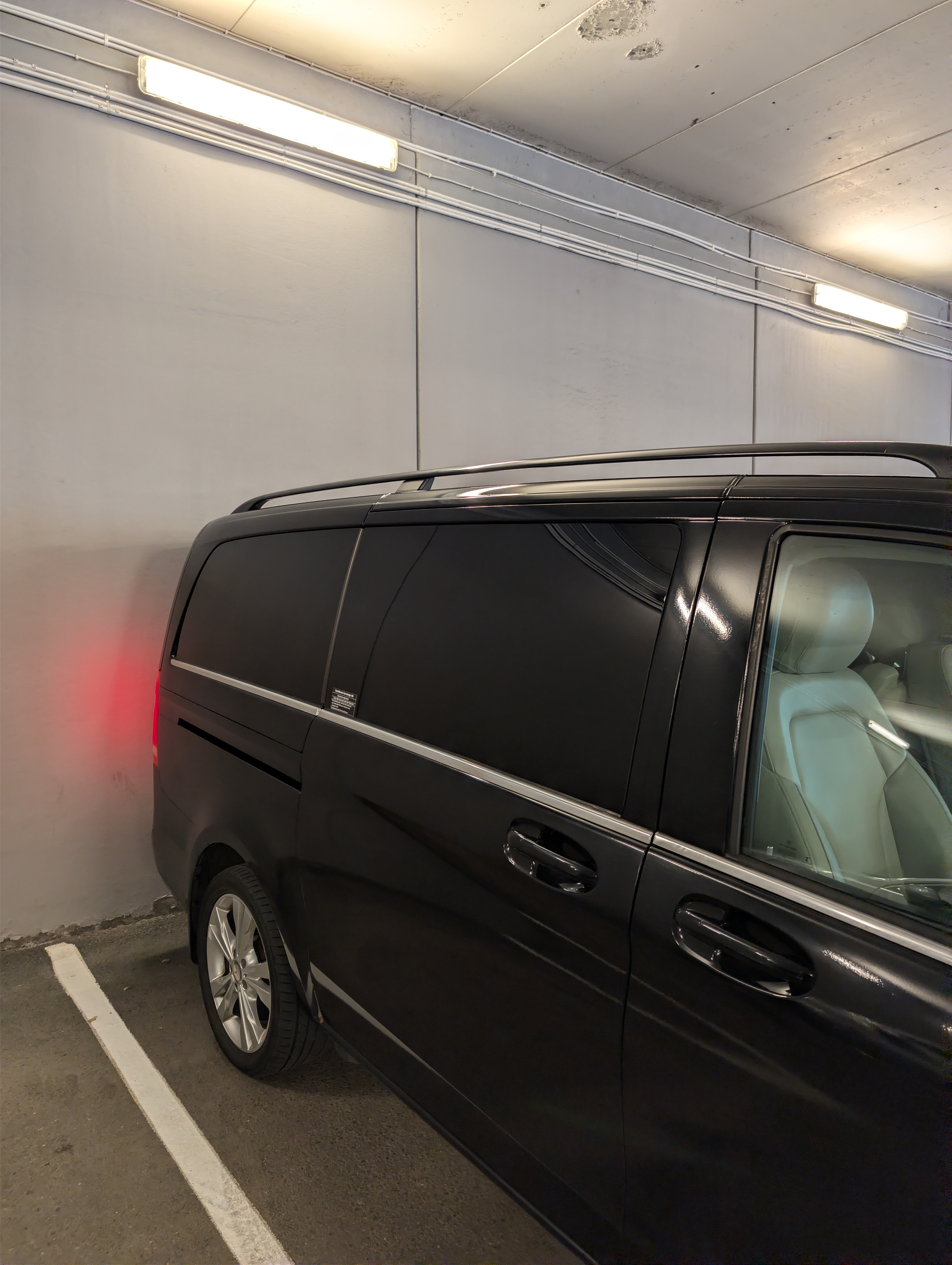 Taxibil med tonade rutor i Stockholm